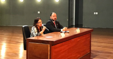 Gislaine Fois, diretora geral do TCEMG e Tiago Fantini, controlador-geral adjunto do Estado de Minas Gerais